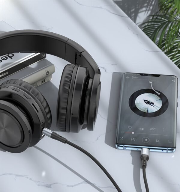 Hoco  3.5mm to Type-C Cable audio conversion UPA22